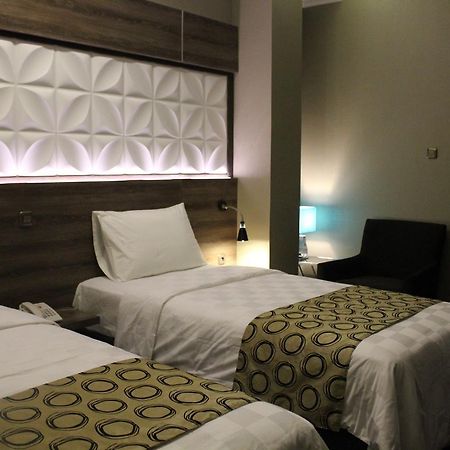Fontana Hotel Jakarta Extérieur photo