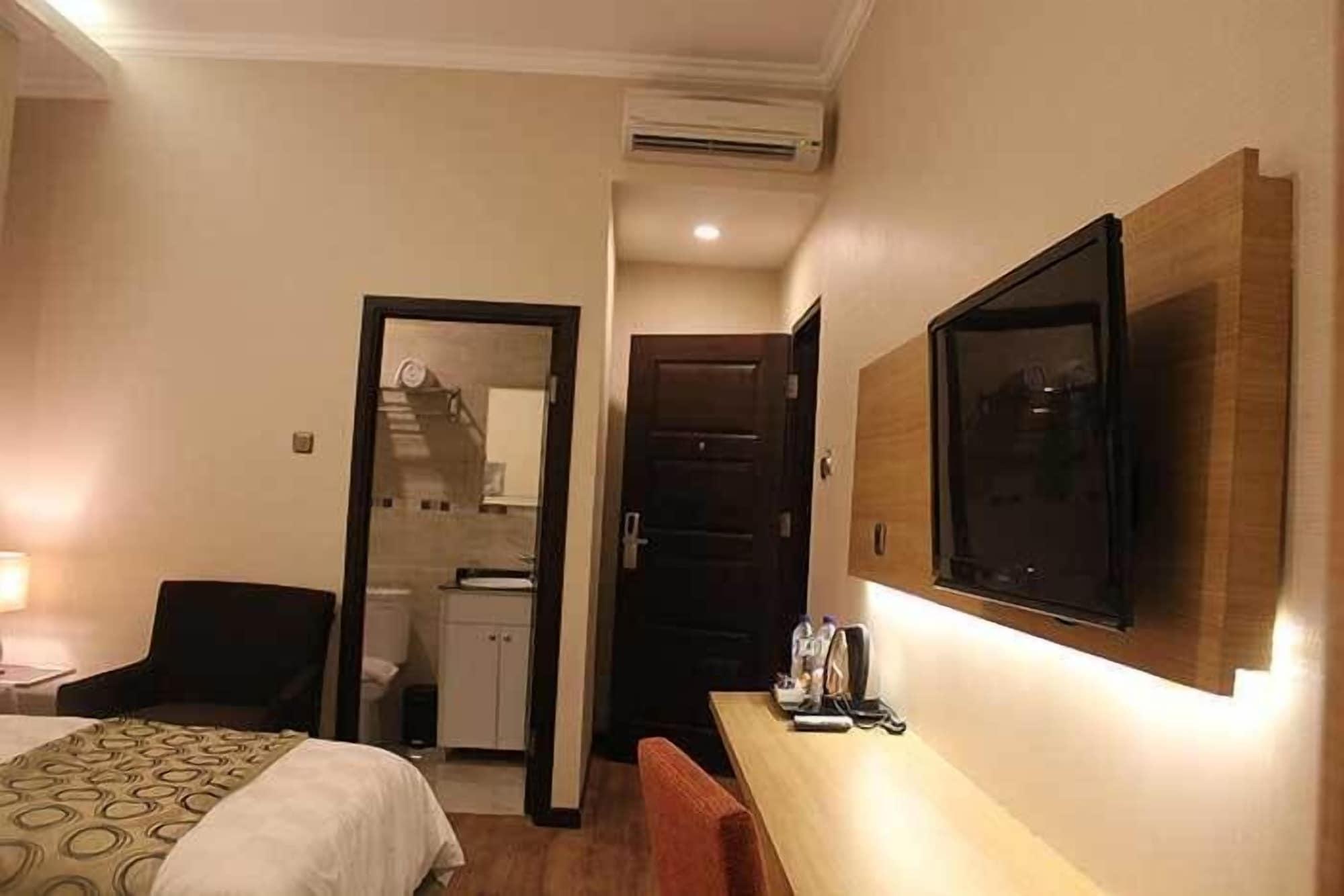 Fontana Hotel Jakarta Extérieur photo