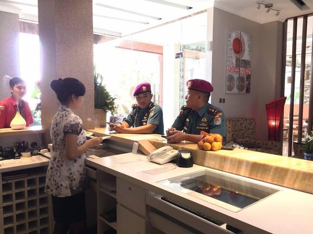 Fontana Hotel Jakarta Extérieur photo