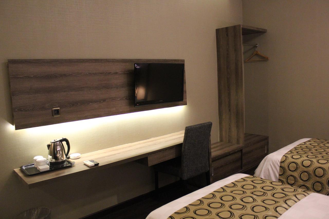 Fontana Hotel Jakarta Extérieur photo